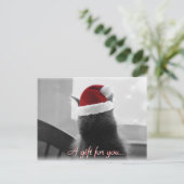 愛らしいクリスマス猫の贈り物証 ポストカード (スタンド正面)