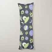 愛らしいグリーンエイリアン宇宙船UFO子供 ボディピロー (裏面 (縦))