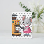 愛らしいグレーのマウス作りコーヒー ポストカード (スタンド正面)