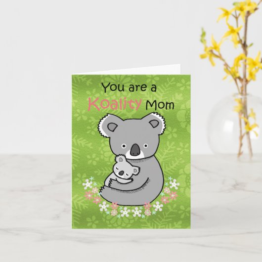 愛らしいコアラは可愛い母親おもしろいの日を過ごす カード (黄色い花)