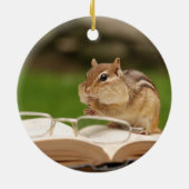 愛らしいシマリスの読書 セラミックオーナメント (裏面)
