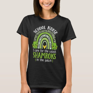 愛らしいシャムロックに囲まれたスクールナース セントパトリック Tシャツ