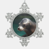 愛らしいシーライオン スノーフレークピューターオーナメント (正面)