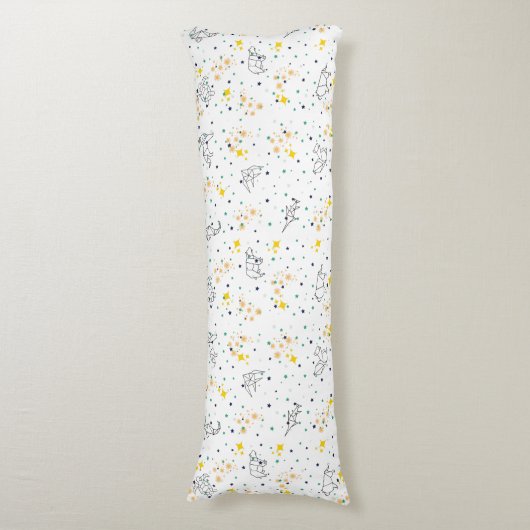 愛らしいスケッチ動物が白い子供を主演する ボディピロー (正面縦)