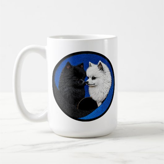 愛らしいスピッツの犬が2匹 コーヒーマグカップ (左)