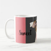 愛らしいテリア犬の眼鏡と蝶ネクタイ コーヒーマグカップ (左)