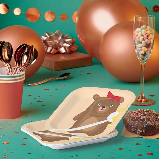 愛らしいハチミツクマにスプーンと赤い弓 ペーパープレート