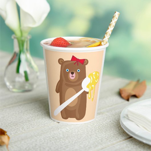 愛らしいハチミツクマにスプーンと赤い弓 紙コップ
