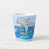 愛らしいハッピードルフィンズアニメイラストレーション カフェラテマグ (正面)