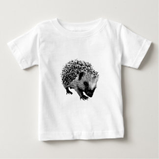 愛らしいハリネズミ。 野性生物のデジタル版木、銅版、版画 ベビーTシャツ