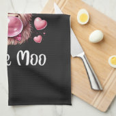 愛らしいバレンタインハイランド牛(白文字) キッチンタオル (四つ折り)