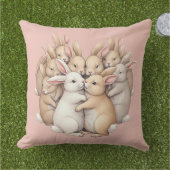 愛らしいバンニーズインザコージーパステルハグイラストレーション アウトドアクッション (芝生)