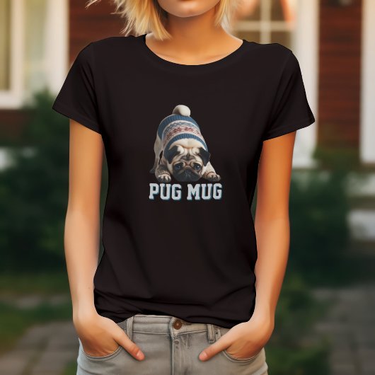 愛らしいパグ  Tシャツ