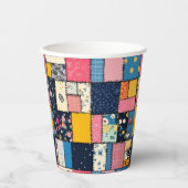 愛らしいパッチワークデザイン、パターよくはしゃぐン 紙コップ (正面)