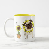 愛らしいヒマワリのパグマグカップ – 文字オプション ツートーンマグカップ (左)