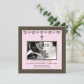 愛らしいビクトリアン風ベビーピンクの洗礼招待状 招待状 (スタンド正面)