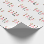 愛らしいピンクのナツクラッカークリスマスホリデーギフト ラッピングペーパー (角)