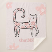 愛らしいピンクの花柄の猫「Think Pink」 シェルパブランケット (正面)