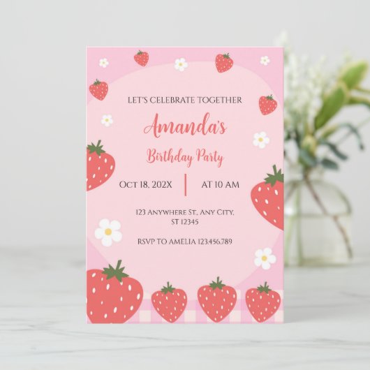 愛らしいピンクストロベリー誕生日招待状 招待状 (スタンド正面)