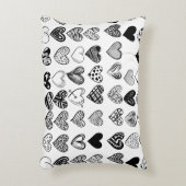 愛らしいブラックハート落書きスケッチ アクセントクッション (正面(垂直))