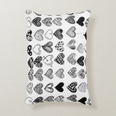 愛らしいブラックハート落書きスケッチ アクセントクッション (正面(垂直))