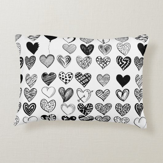 愛らしいブラックハート落書きスケッチ アクセントクッション (裏面)