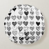 愛らしいブラックハート落書きスケッチ ラウンドクッション (正面)