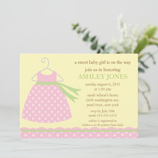 愛らしいベビーの服のベビーシャワー 招待状 (スタンド正面)