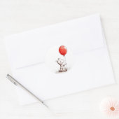 愛らしいベビーキリンと赤いバルーン ラウンドシール (封筒)