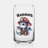 愛らしいベビードラゴンで消防士の服を着た ガラス缶 (裏面)