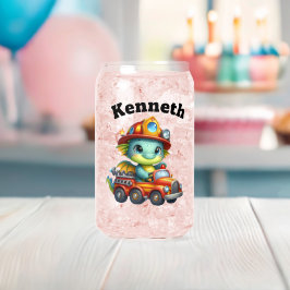 愛らしいベビードラゴン赤い消防車を運転 ガラス缶