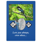 愛らしいマグパイ探しガラスモノグラムw写真 クリップボード (裏面)