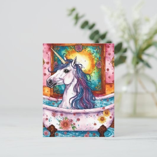 愛らしいユニコーンブルーと紫のマネがお風呂に ポストカード (スタンド正面)