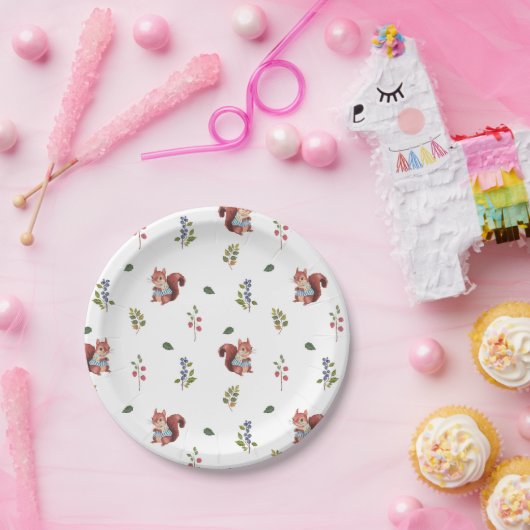 愛らしいリスと森の果実のパターン ペーパープレート (パーティー)