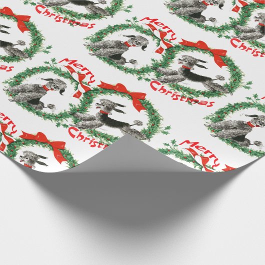 愛らしいレトロのクリスマスのプードルのリース ラッピングペーパー (角)