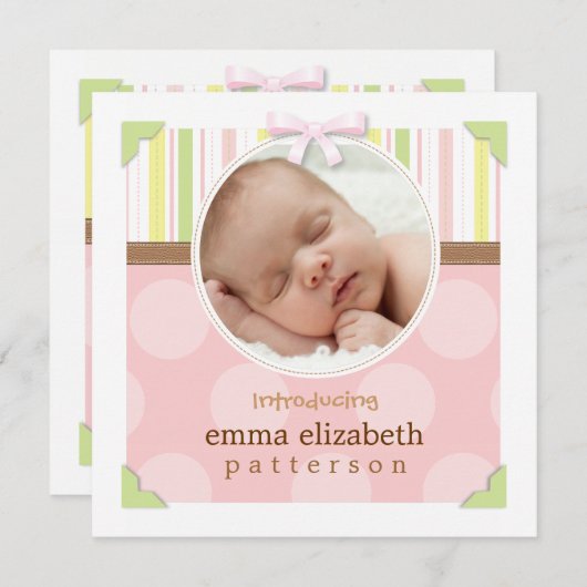 愛らしい写真フレームの女の赤ちゃんの誕生の発表 案内状 (正面/裏面)