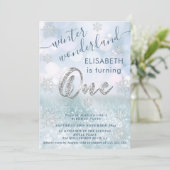 愛らしい冬のワンダーランドグリッター第一誕生日 招待状 (スタンド正面)