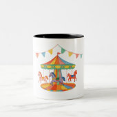 愛らしい回転木馬誕生日 ツートーンマグカップ (中央)