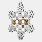 愛らしい図解入りの、写真付きのOwlsパターン スノーフレークピューターオーナメント (右)