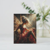 愛らしい妖精が太陽の光の中に座っている ポストカード (スタンド正面)