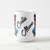 愛らしい子犬と青い花コリーママ コーヒーマグカップ (中央)