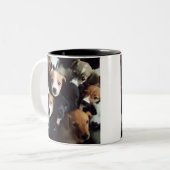 愛らしい子犬のコラージュ写真 ツートーンマグカップ (正面左)