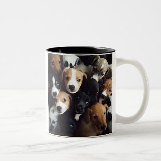 愛らしい子犬のコラージュ写真 ツートーンマグカップ (右)