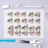 愛らしい子猫たちがティーカップに座っている 薄葉紙 (クラフト)