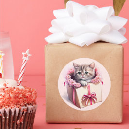 愛らしい子猫を箱に入れた誕生日 ラウンドシール