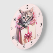 愛らしい子猫を箱に入れた誕生日 ラージ壁時計 (傾斜)