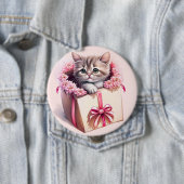 愛らしい子猫を箱に入れた誕生日 缶バッジ (インサイチュ)