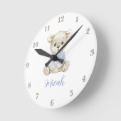 愛らしい水彩ベイビーベア 青いリボン ラウンド壁時計 (傾斜)