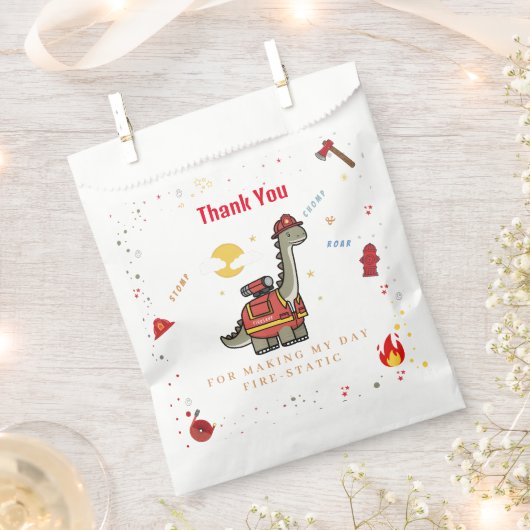 愛らしい消防士ディノの誕生日 フェイバーバッグ (クリップ留めされた状態)