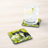 愛らしい猫が野原で座るデイジー コースター (右側)